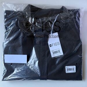 FIGS Women's Rafaela Oversized Scrub Top (Personalized) Black Size XS